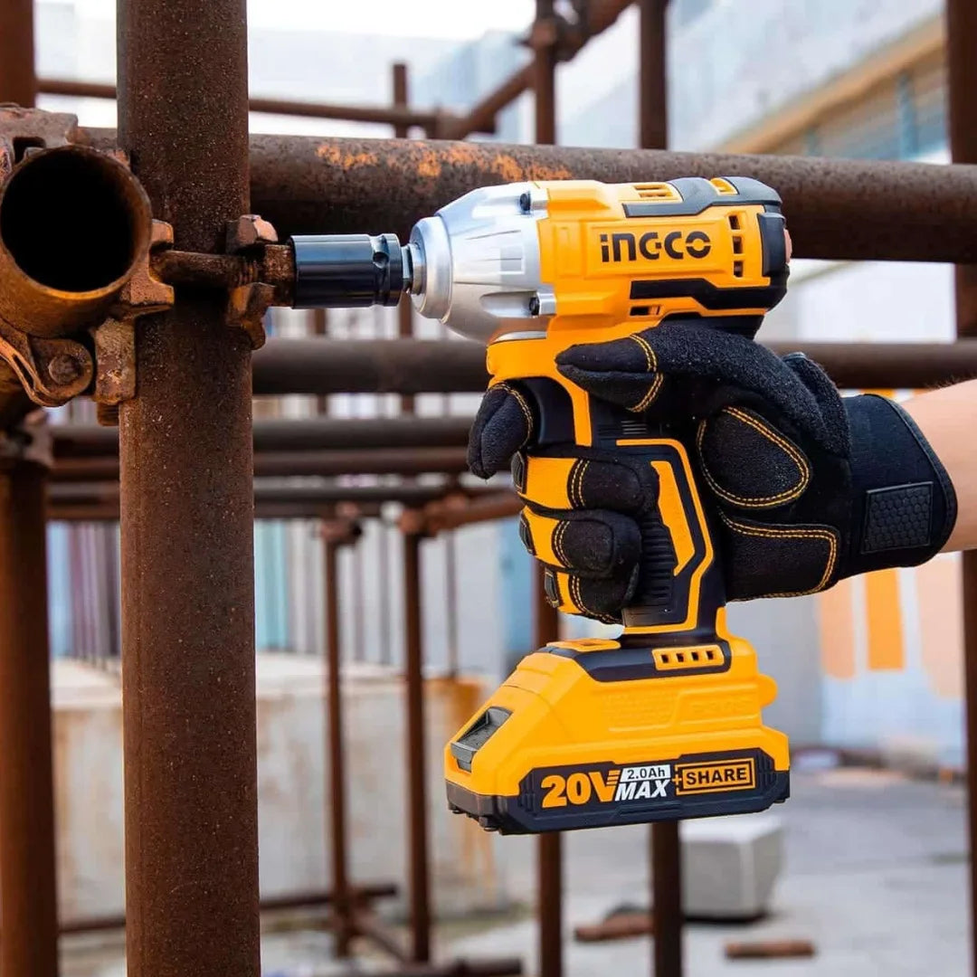 LLAVE DE IMPACTO INGCO 20V + 2 BAT + CARGADOR + MALETIN